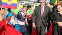 Presidenta Dilma Rousseff na chegada ao Equador para a reunião da Celac